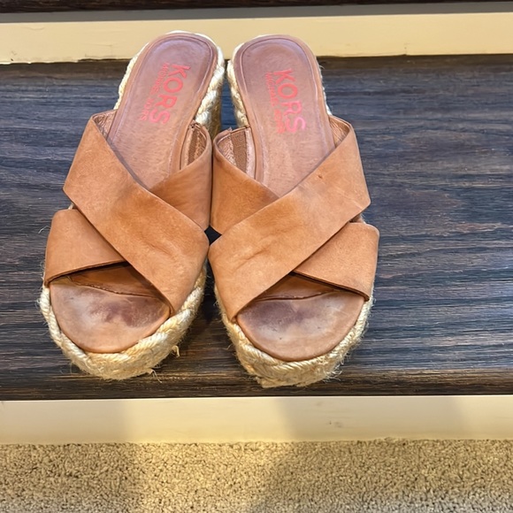 Michael Kors tan sandal size 6 - Picture 3 of 5